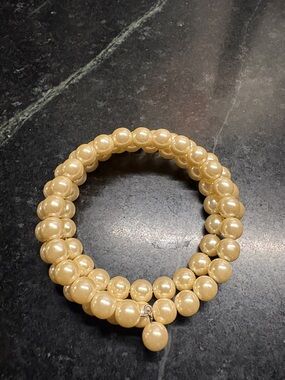 Pearl-Style Beaded Coil Bracelet in Cream